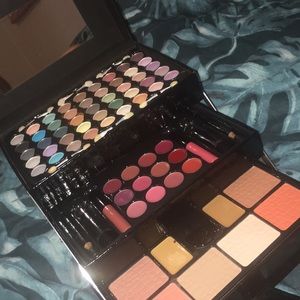 makeup box